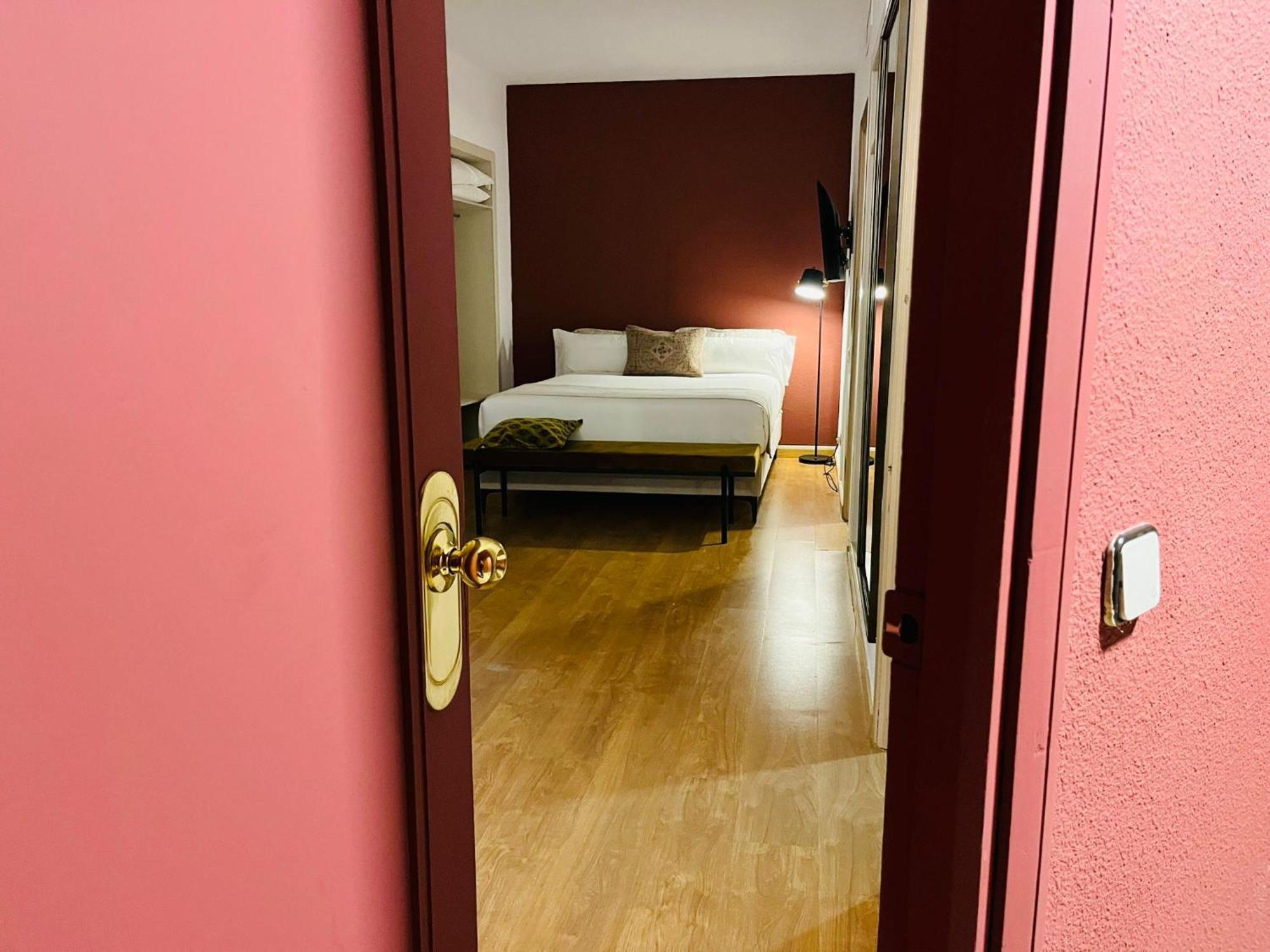 Aparthoteltribunal Мадрид Екстериор снимка